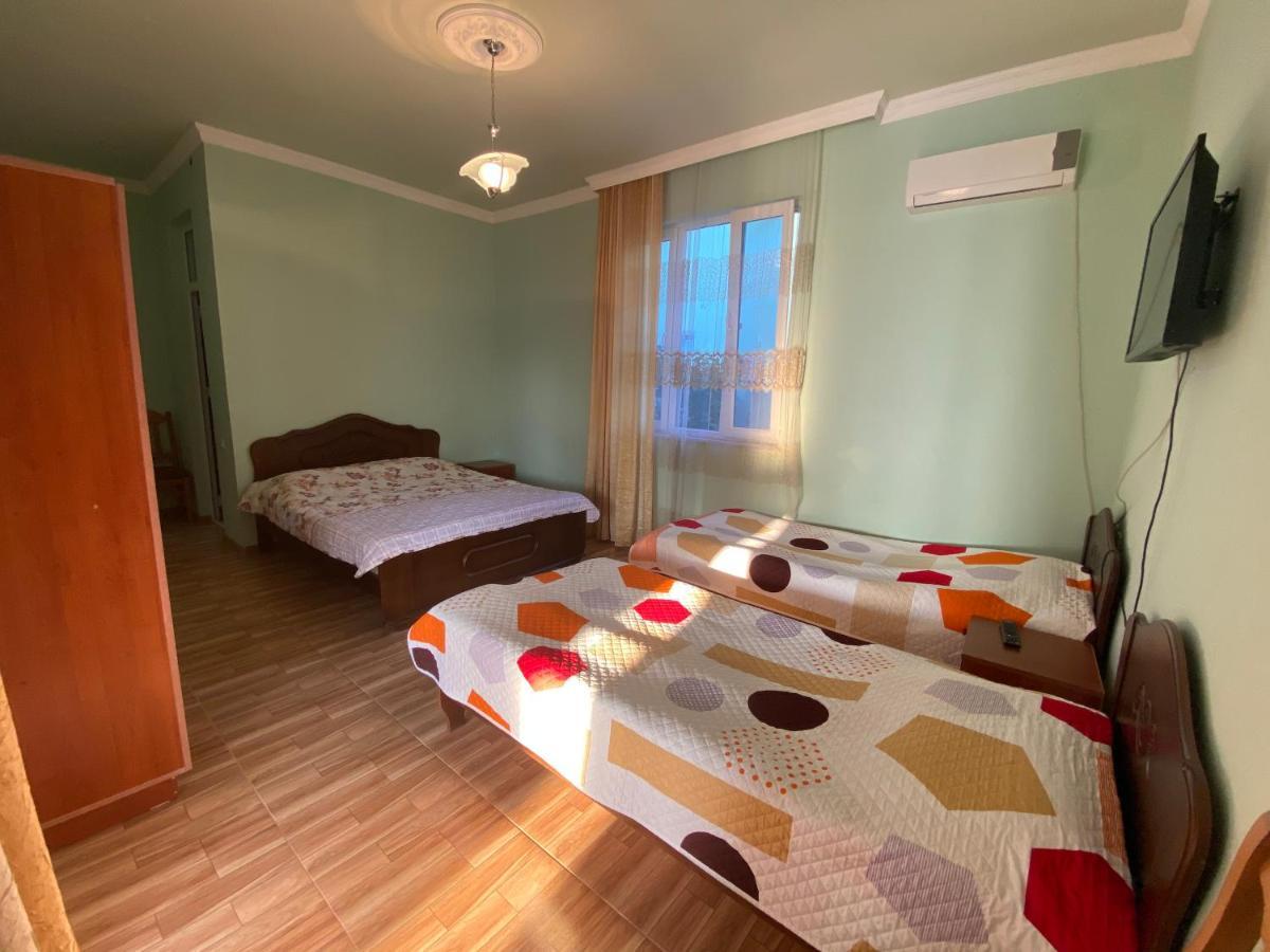 Beliy Dom Hotel Kvariati Luaran gambar