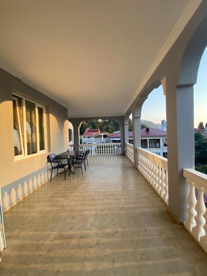 Beliy Dom Hotel Kvariati Luaran gambar
