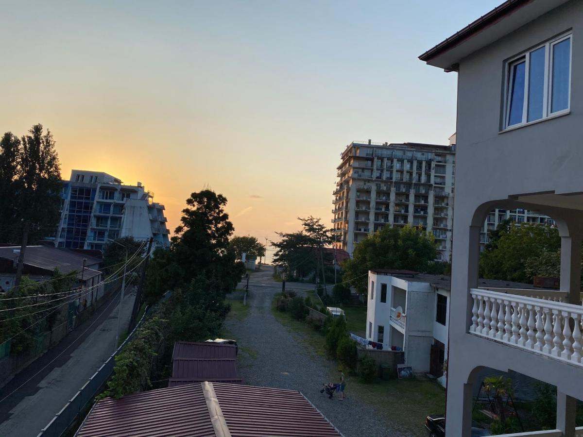 Beliy Dom Hotel Kvariati Luaran gambar
