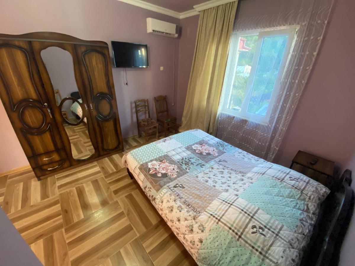 Beliy Dom Hotel Kvariati Luaran gambar