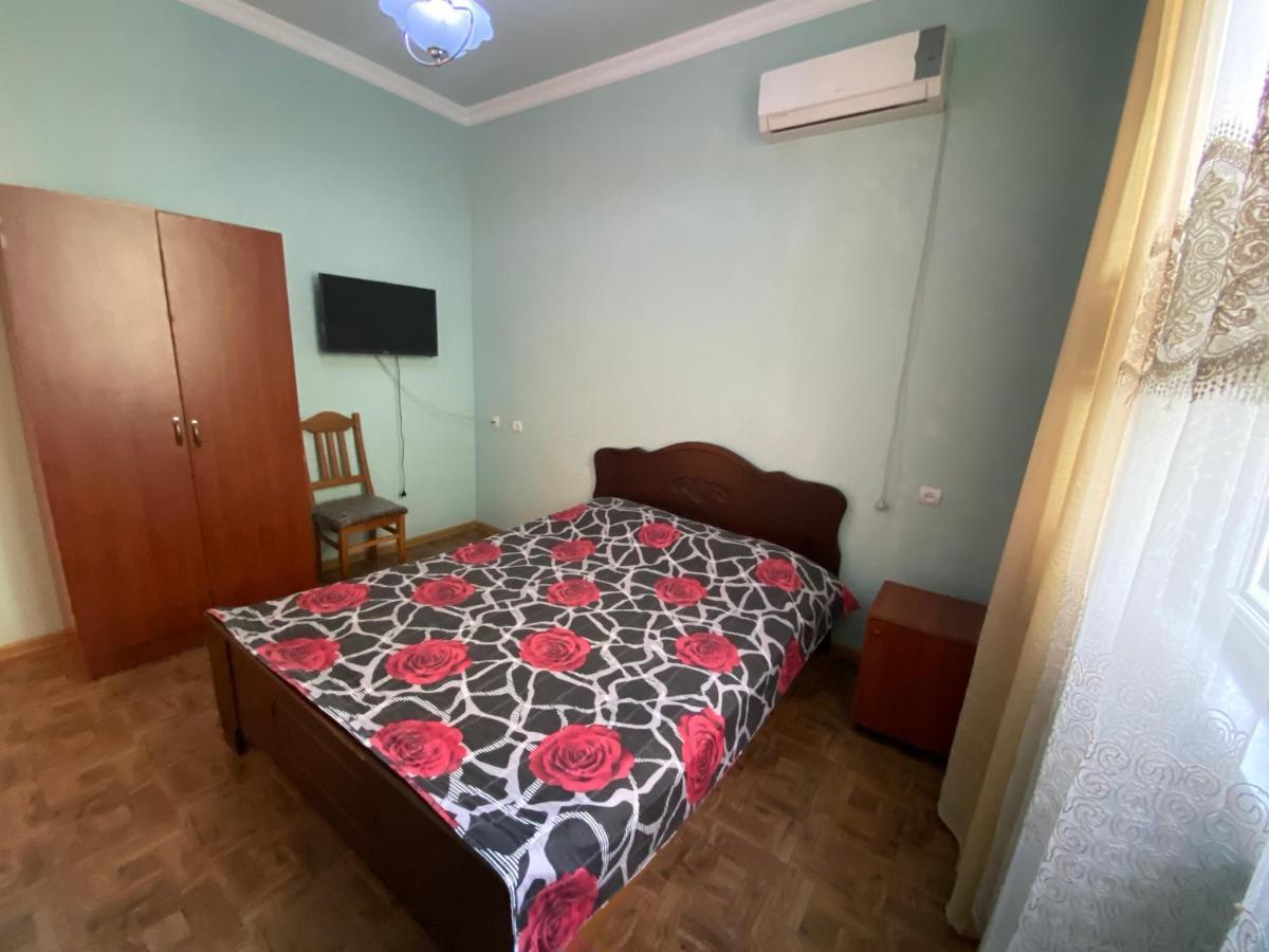 Beliy Dom Hotel Kvariati Luaran gambar