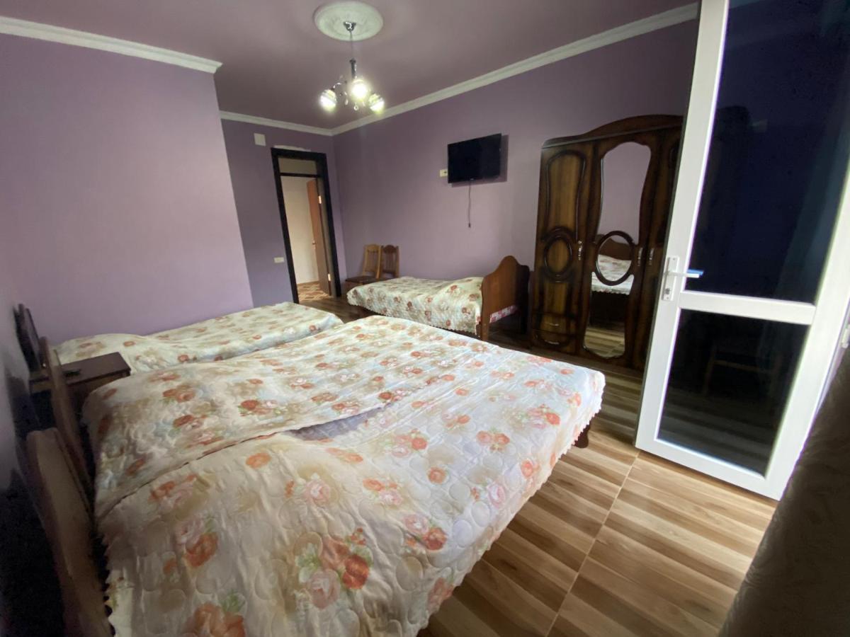 Beliy Dom Hotel Kvariati Luaran gambar