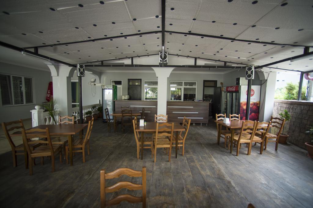 Beliy Dom Hotel Kvariati Luaran gambar