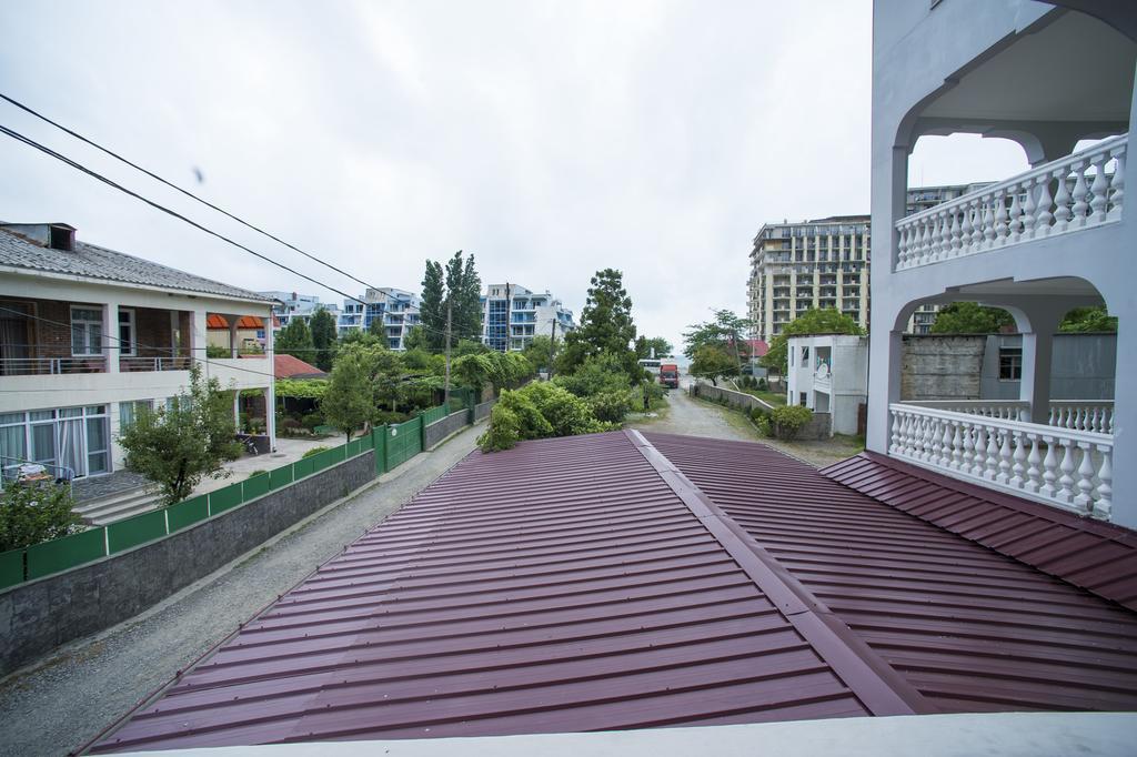 Beliy Dom Hotel Kvariati Luaran gambar